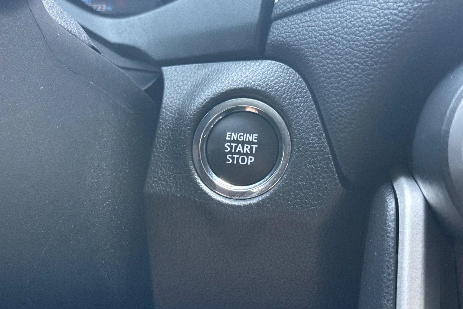 Used 2025  Toyota XLE Premium image 21