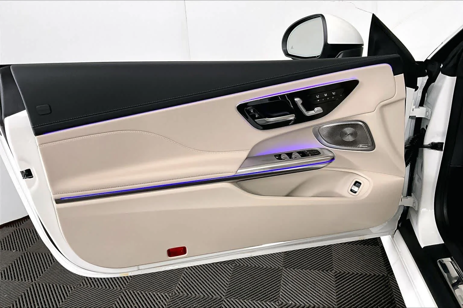 New 2026 Polar White Mercedes-Benz CLE 450 image 12