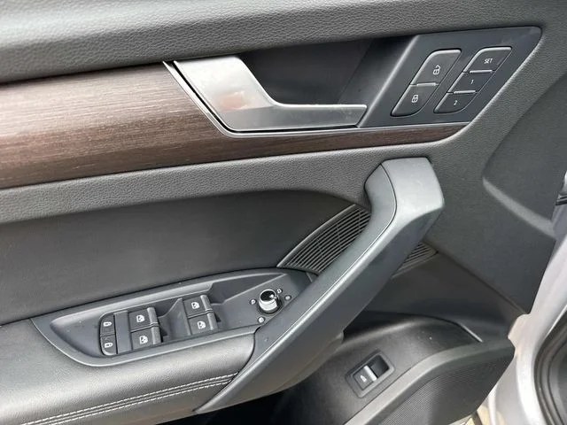 Used 2023  Audi 40 Premium Plus image 27
