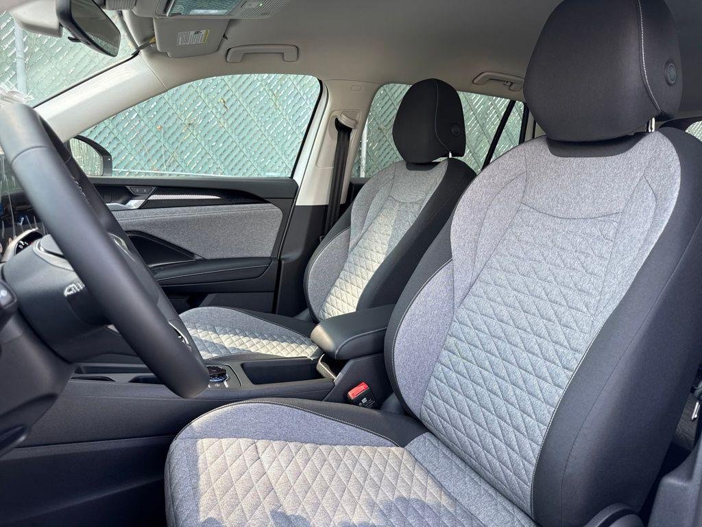New 2026 Pure White Volkswagen 2.0T S image 12