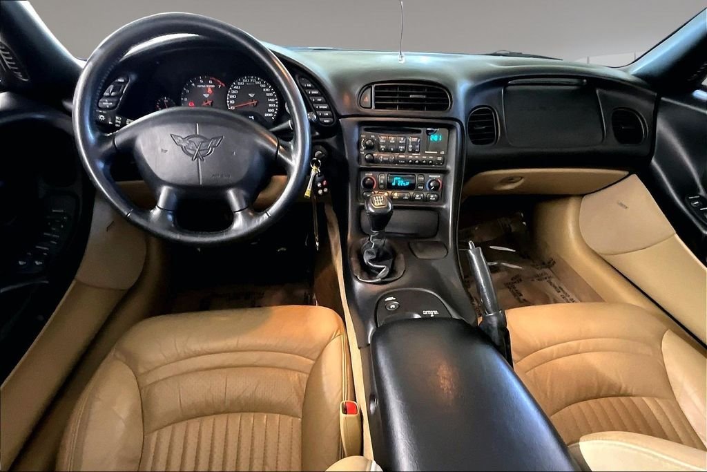 Used 2000 Dark Bowling Green Metallic Chevrolet Base image 7