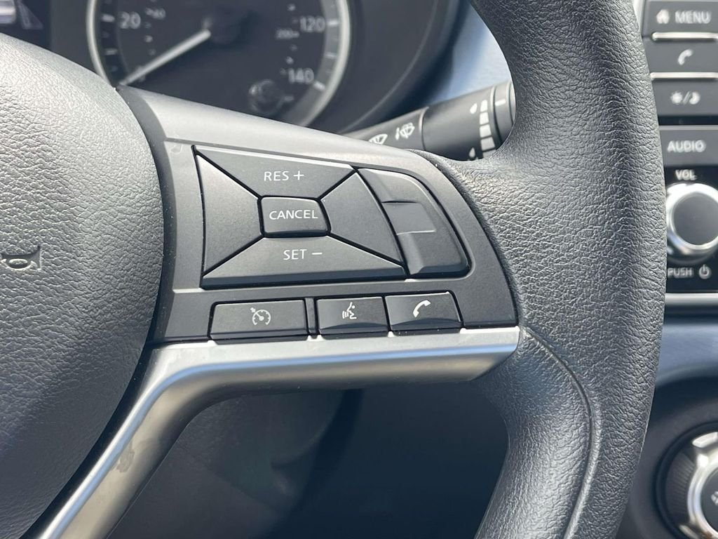 Used 2025 Black Nissan 1.6 SV image 19