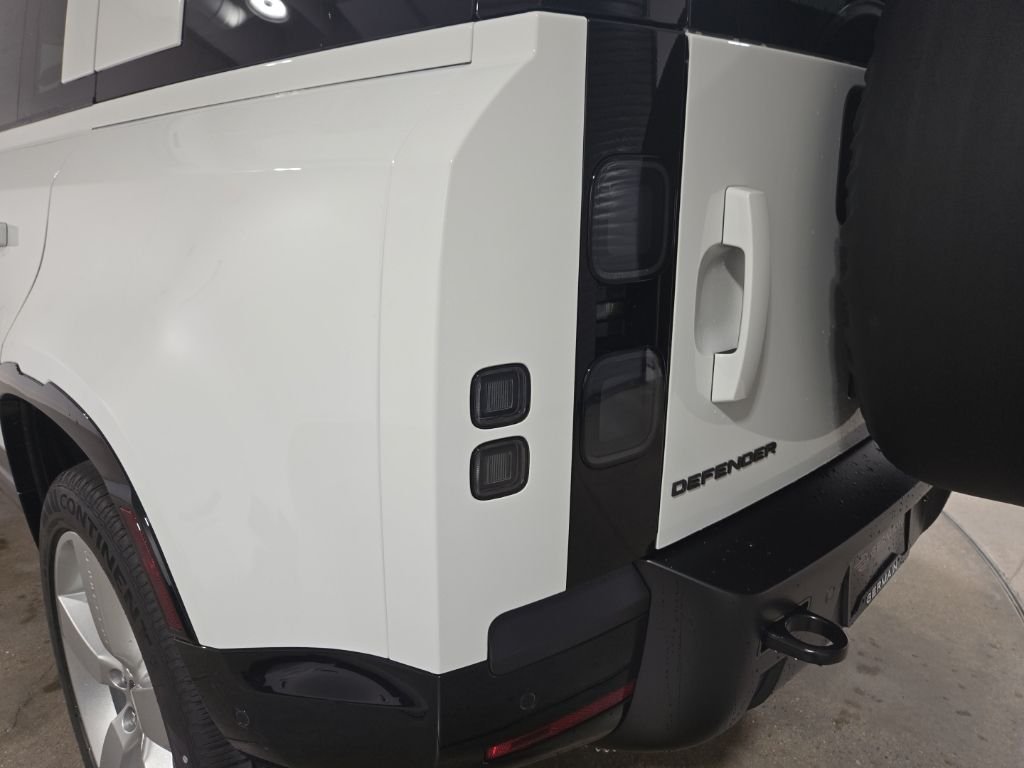 New 2026 Fuji White Land Rover X-Dynamic SE image 10