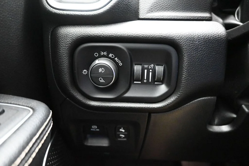 Used 2022 Red Ram Laramie image 17