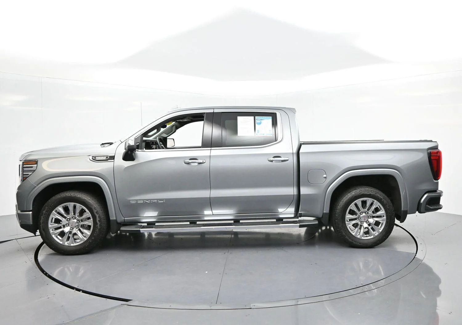 Used 2024 Sterling Metallic GMC Denali image 4
