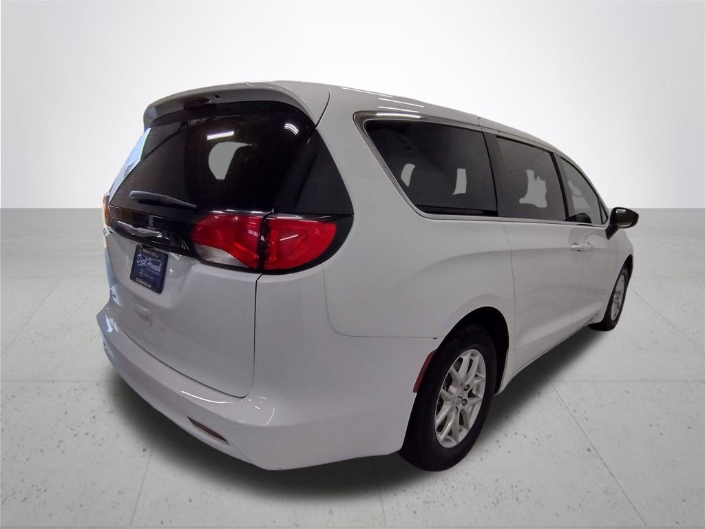 Used 2023 White Chrysler LX image 13