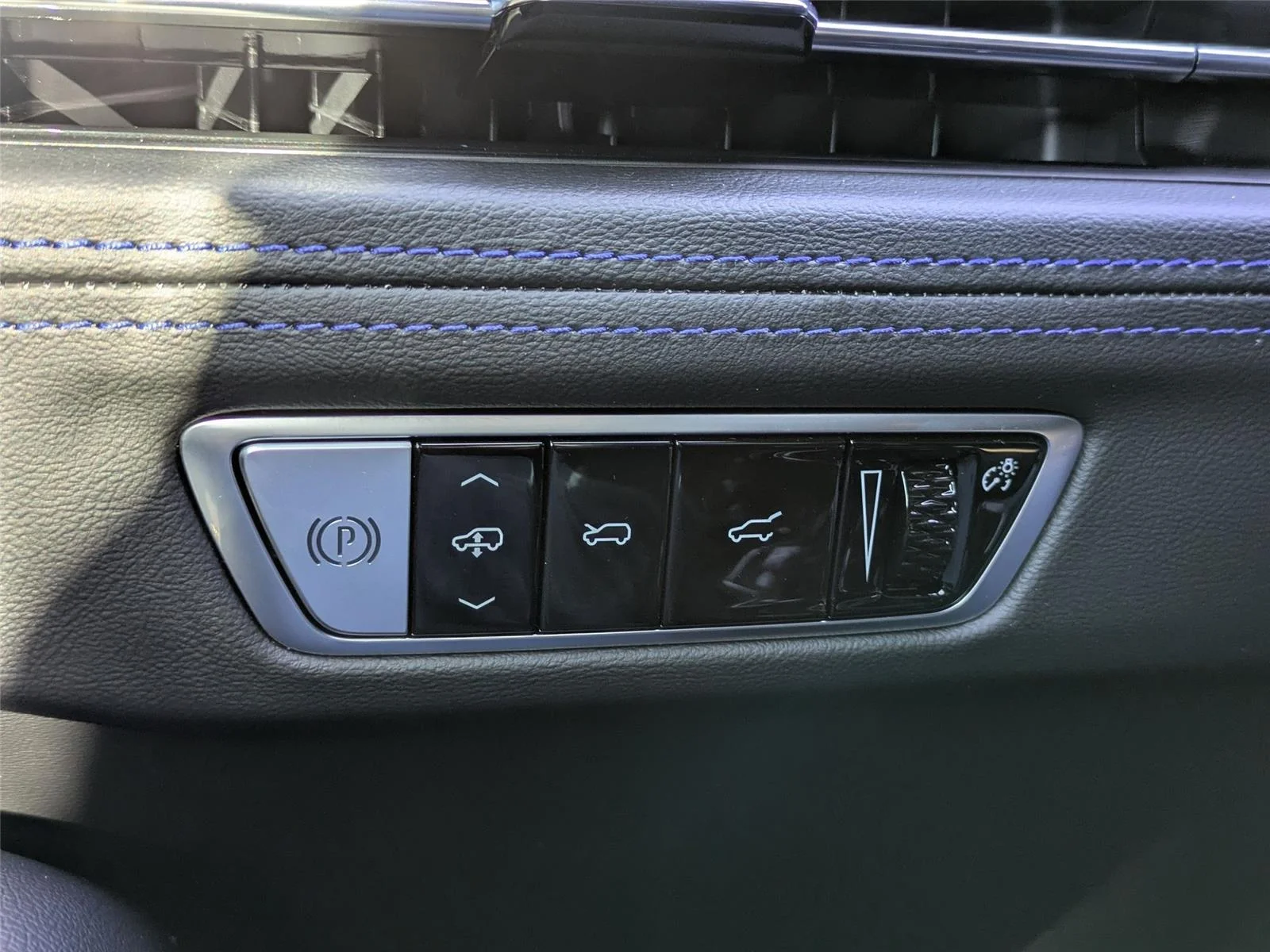 New 2026 Luna Metallic Cadillac Sport image 24