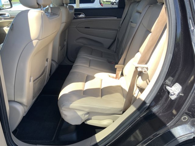 Used 2015 Brilliant Black Crystal Pearlcoat Jeep Limited image 24