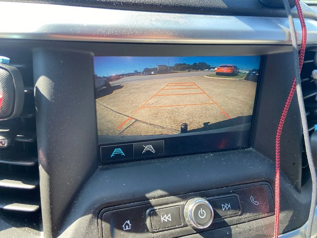 Used 2017 White GMC SLE-2 image 33