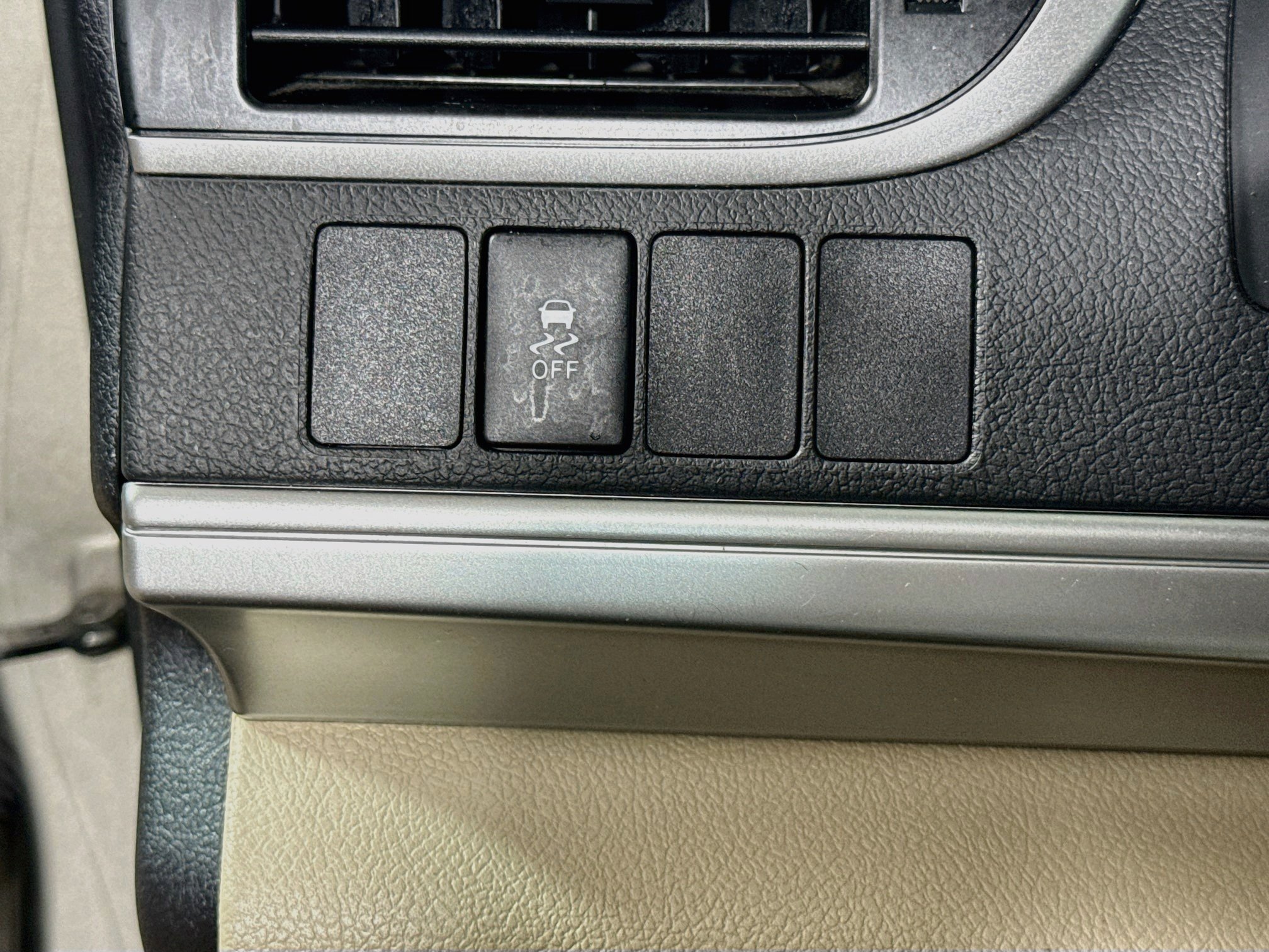 Used 2014 Creme Brulee Mica Toyota LE image 11