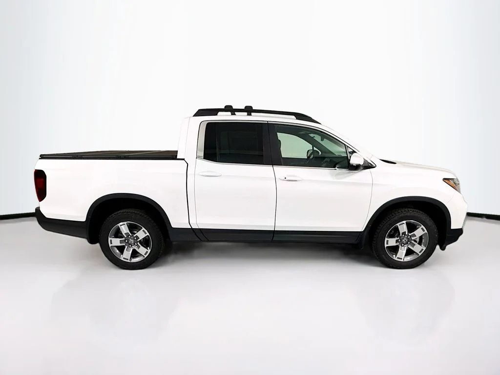 New 2026 White Honda RTL image 4