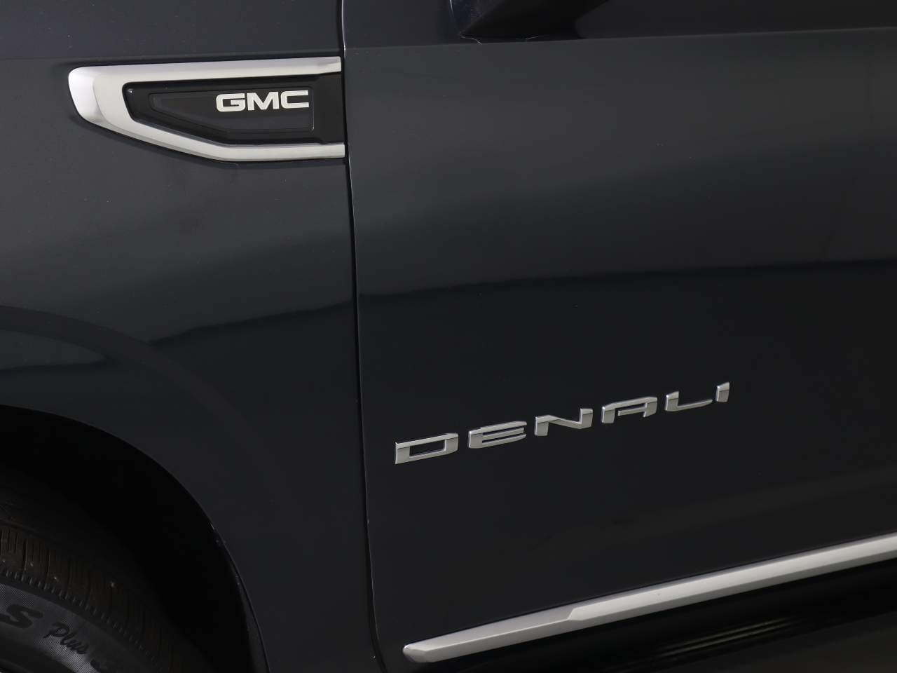 Used 2021 Hunter Metallic GMC Denali image 7