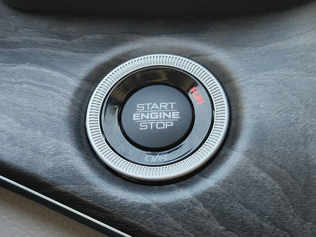 Used 2022 Silver Zynith Jeep Overland image 24
