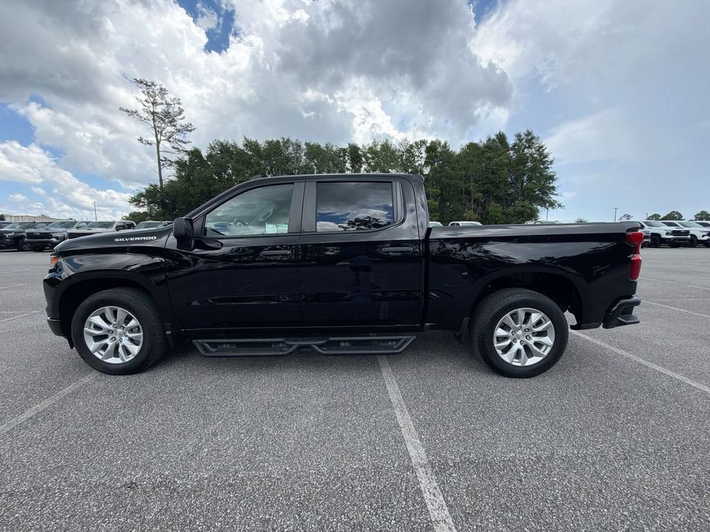 Used 2022 Black Chevrolet Custom image 6