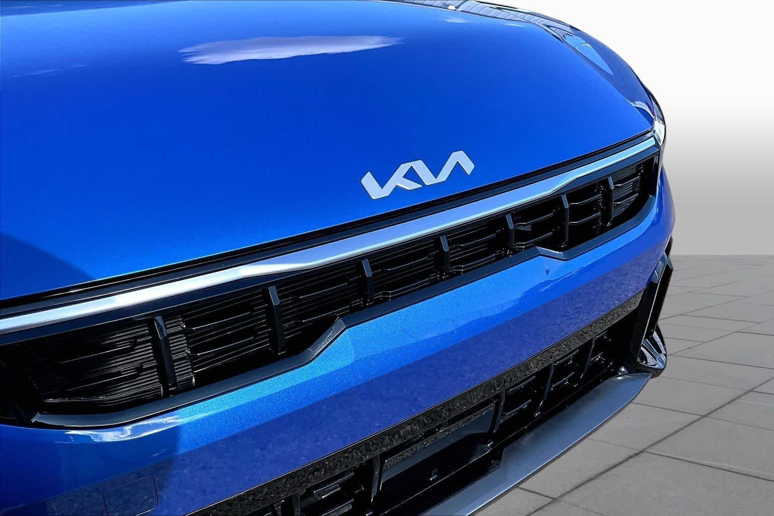 Certified Used 2025 Wave Blue Kia GT-Line Turbo image 30