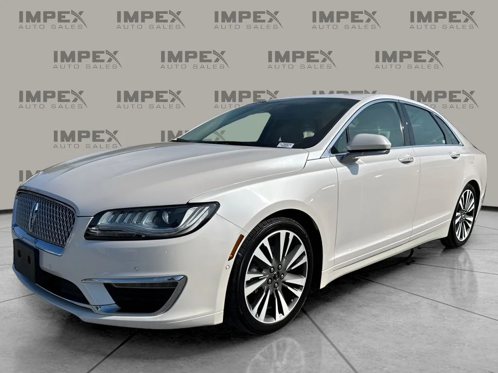 Used 2019 White Lincoln Reserve image 1