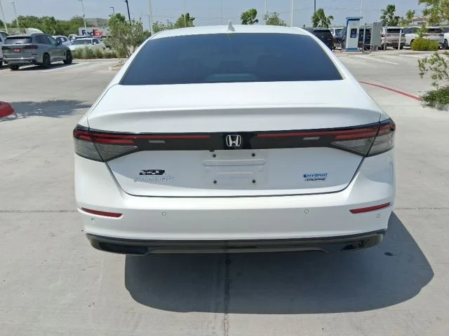 Used 2025 White Honda Touring image 5