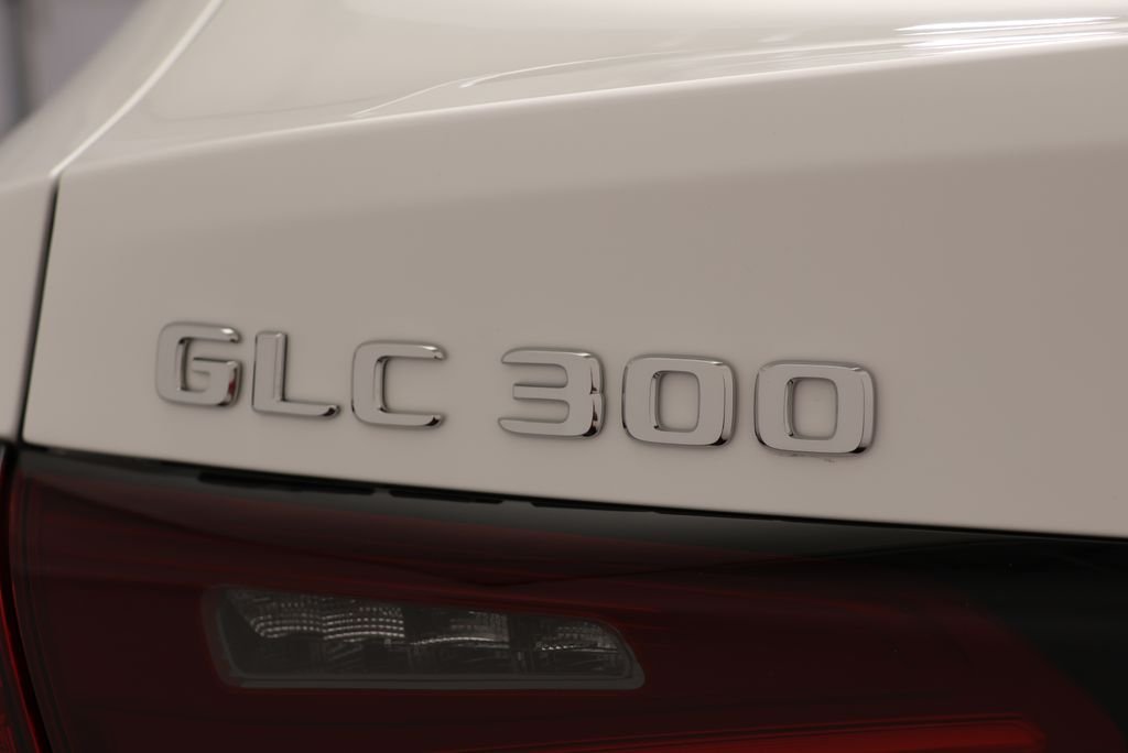New 2026 Polar White Mercedes-Benz GLC 300 Coupe image 9