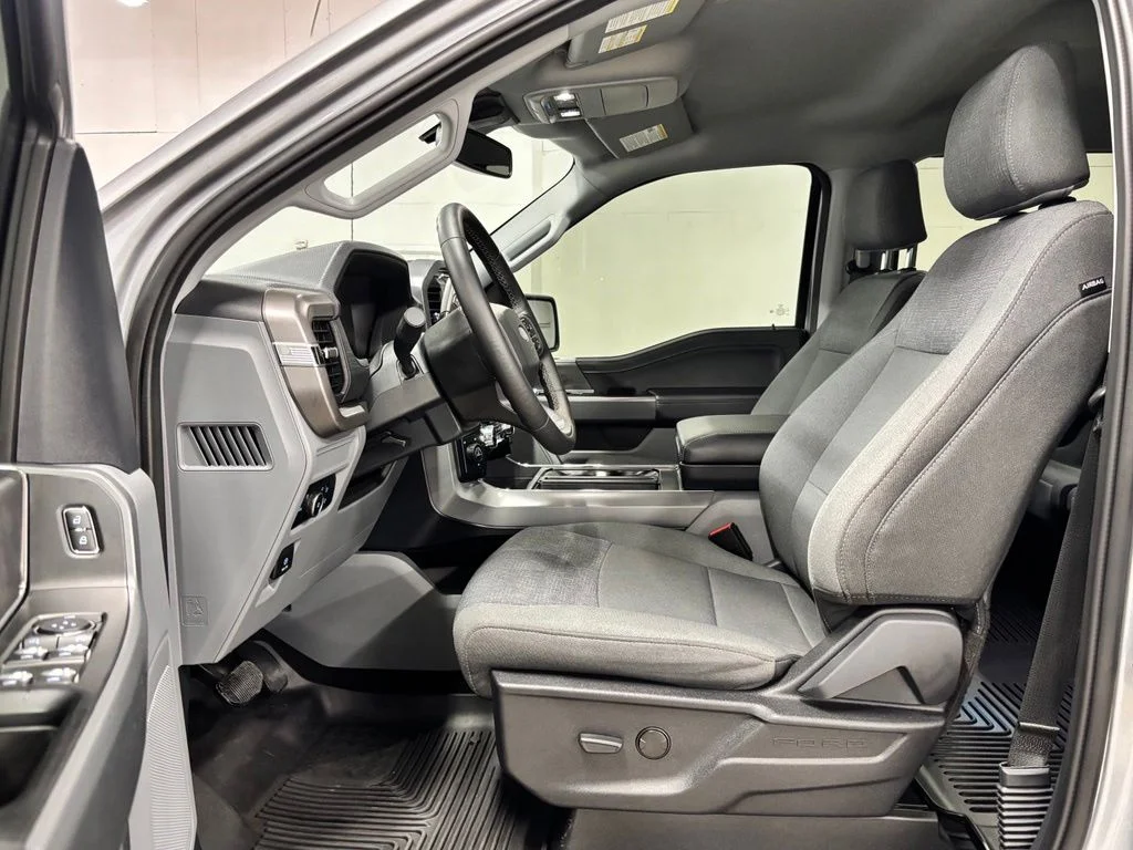 Used 2024 Silver Ford XLT image 17