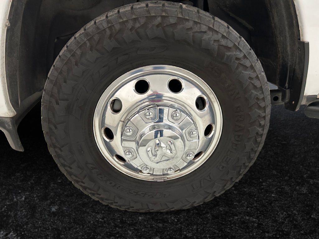 Used 2025 White Ram Laramie image 23