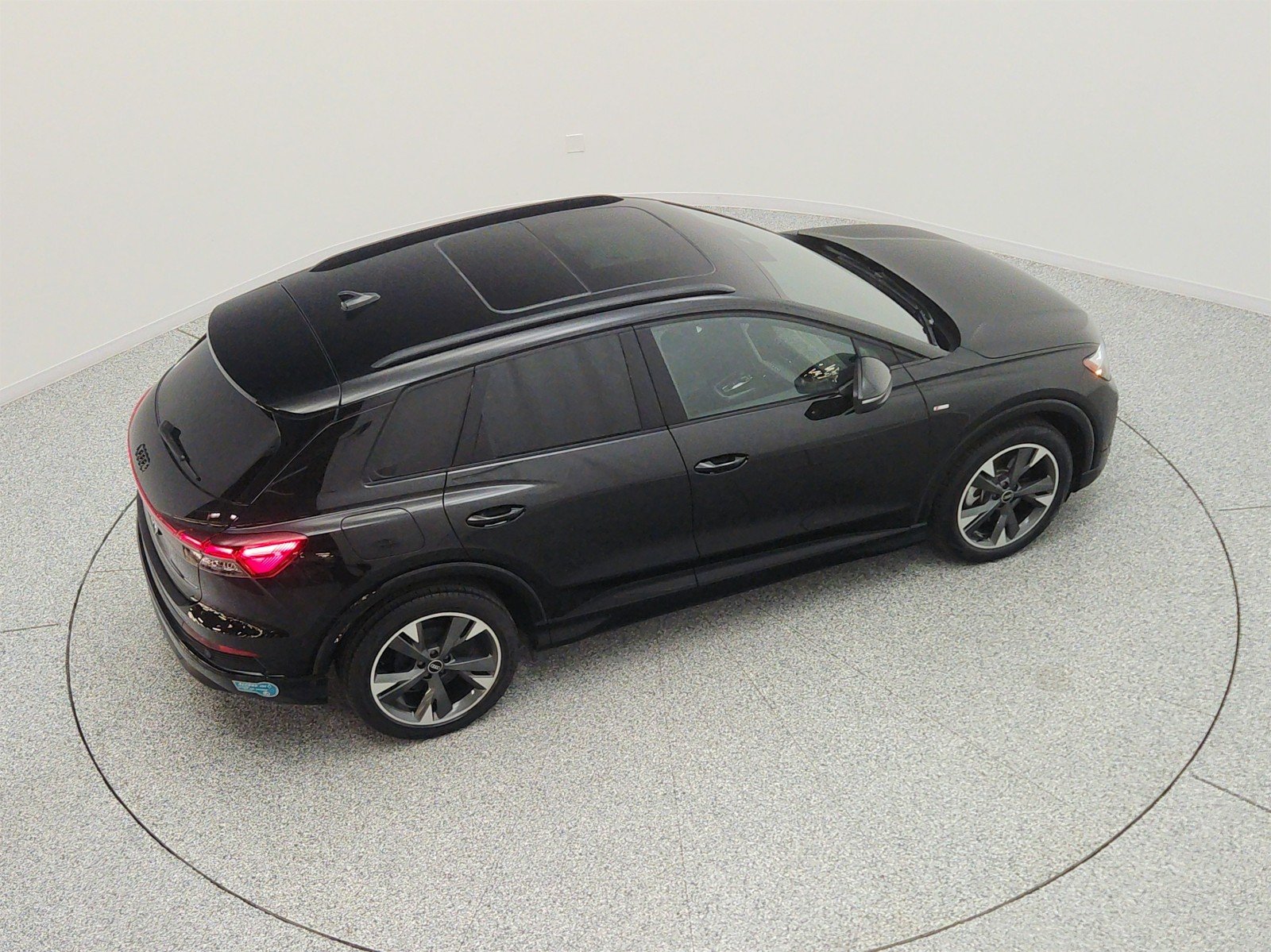 Used 2024 Mythos Black Metallic Audi Premium Plus 55 quattro image 26