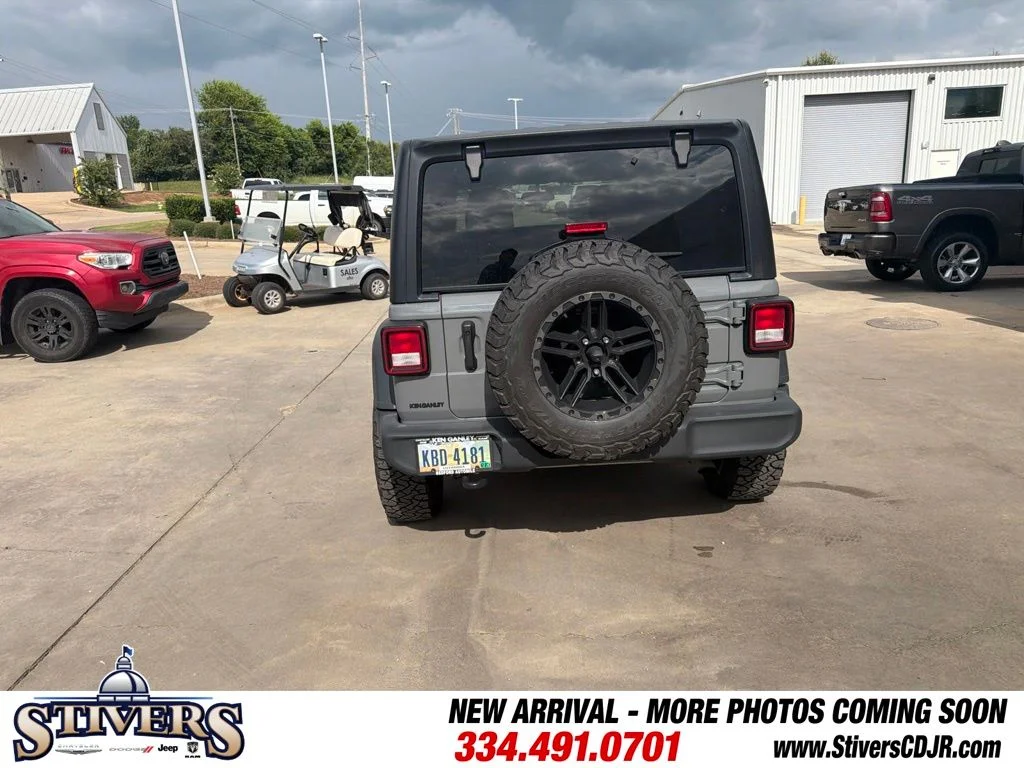 Used 2023 Gray Jeep Sport S image 8