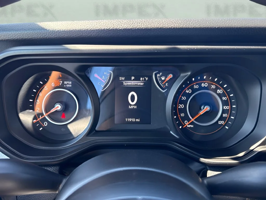 Used 2025 Green Jeep Sport image 19