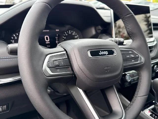 New 2026 Sting-Gray Clearcoat Jeep Latitude image 16