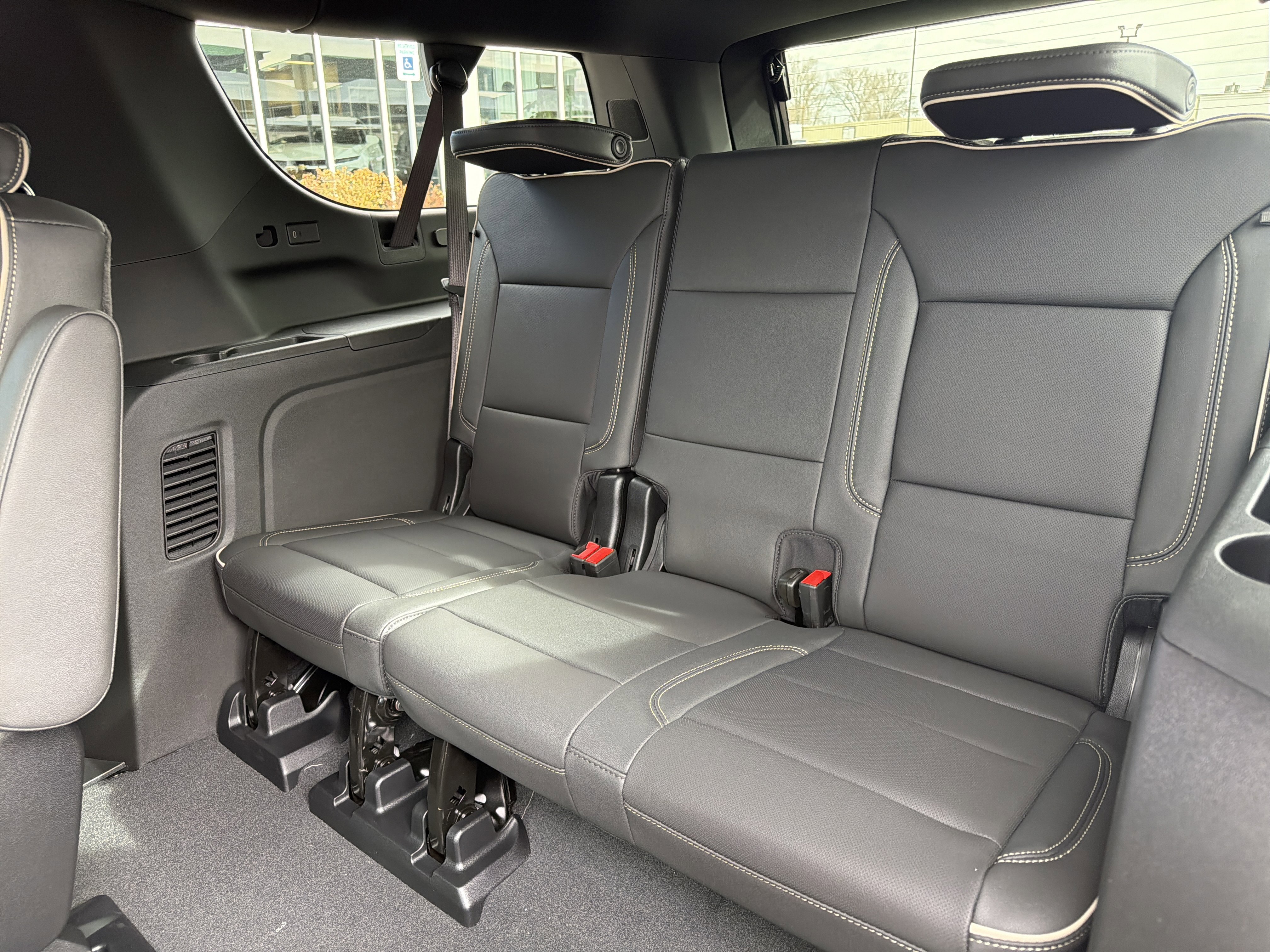 2026 Chevrolet Suburban Premier - Photo 12