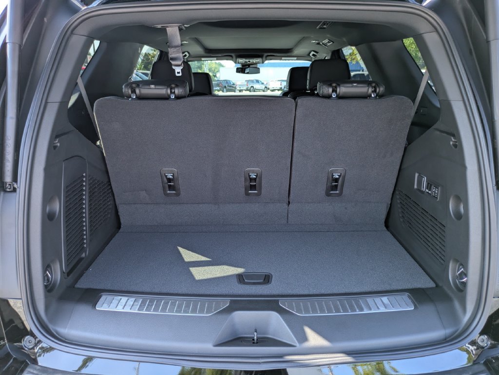 2026 Chevrolet Suburban Z71 - Photo 13