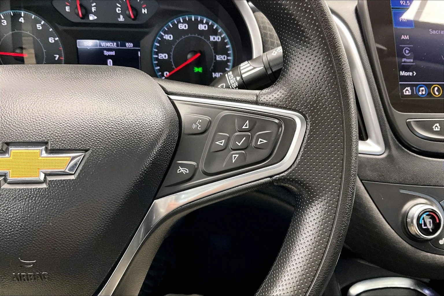 Used 2025 Summit White Chevrolet LT image 22