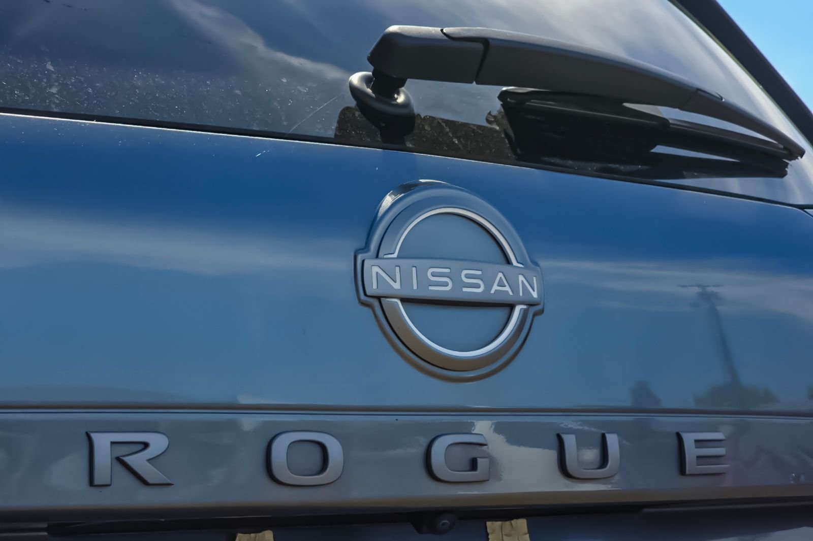 Used 2025 Gray Nissan SV image 25