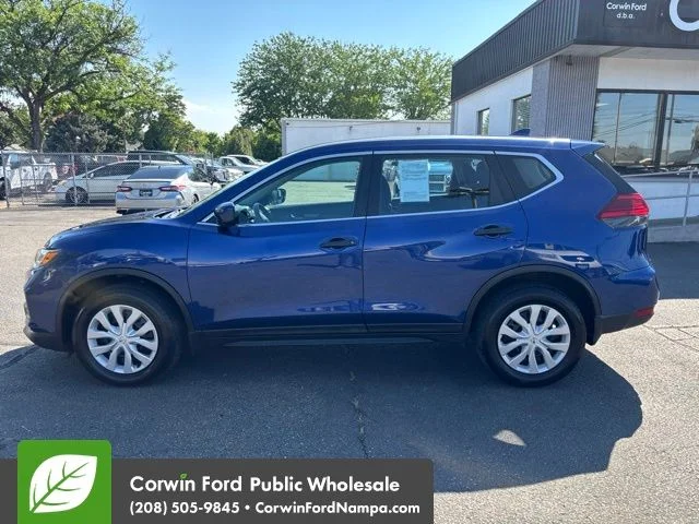 Used 2017 Caspian Blue Nissan  image 8
