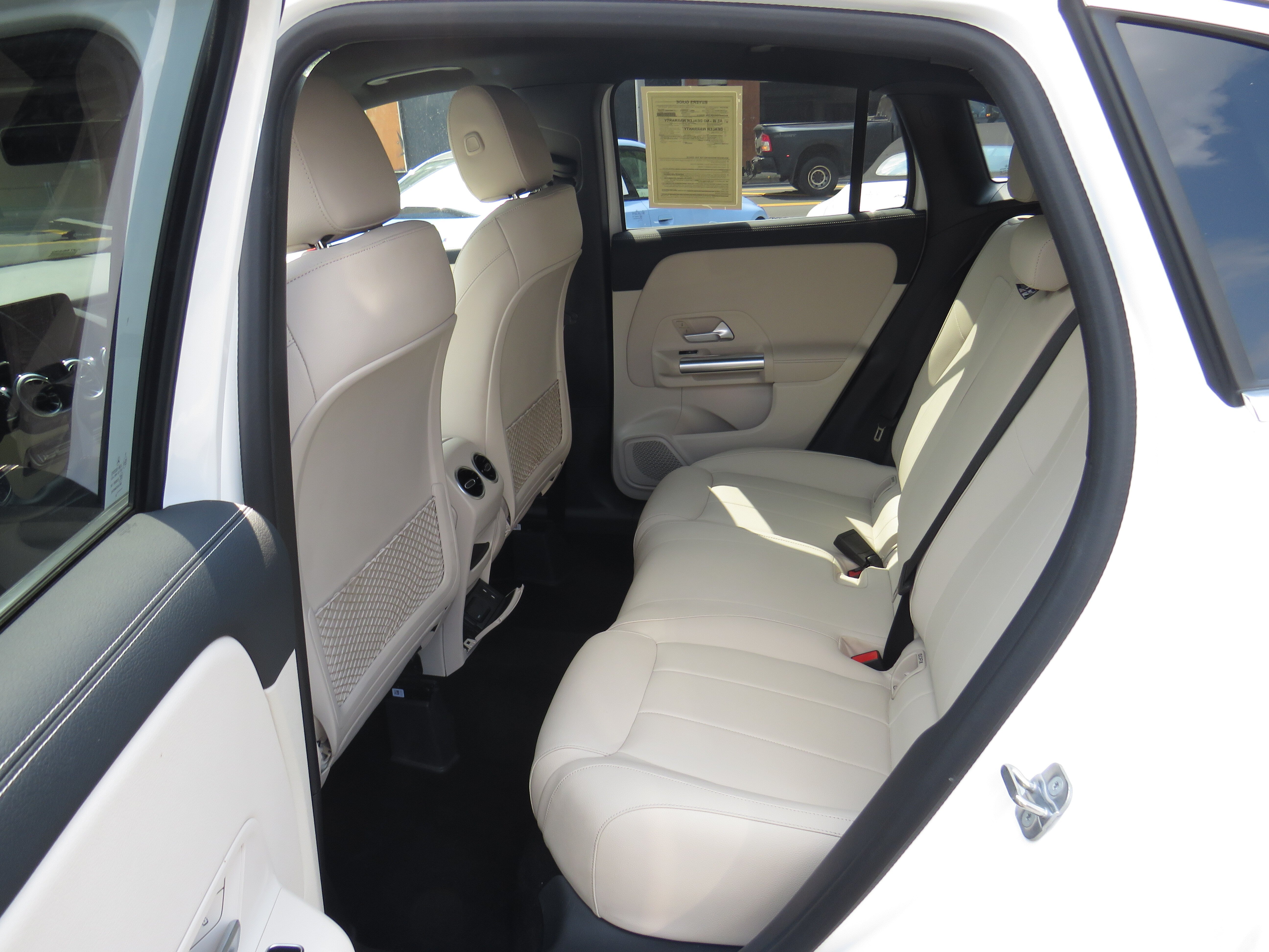 Used 2026 Polar White Mercedes-Benz GLA 250 4MATIC® image 18