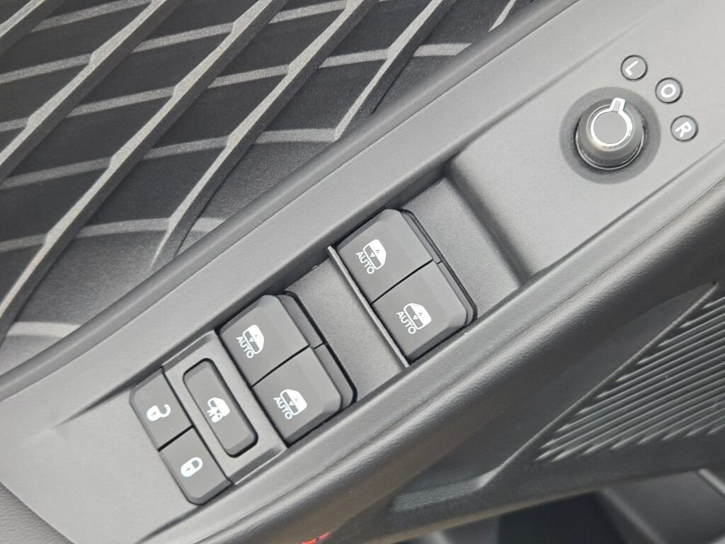 New 2026 Diamond Black Crystal Pearlcoat Dodge Scat Pack image 17