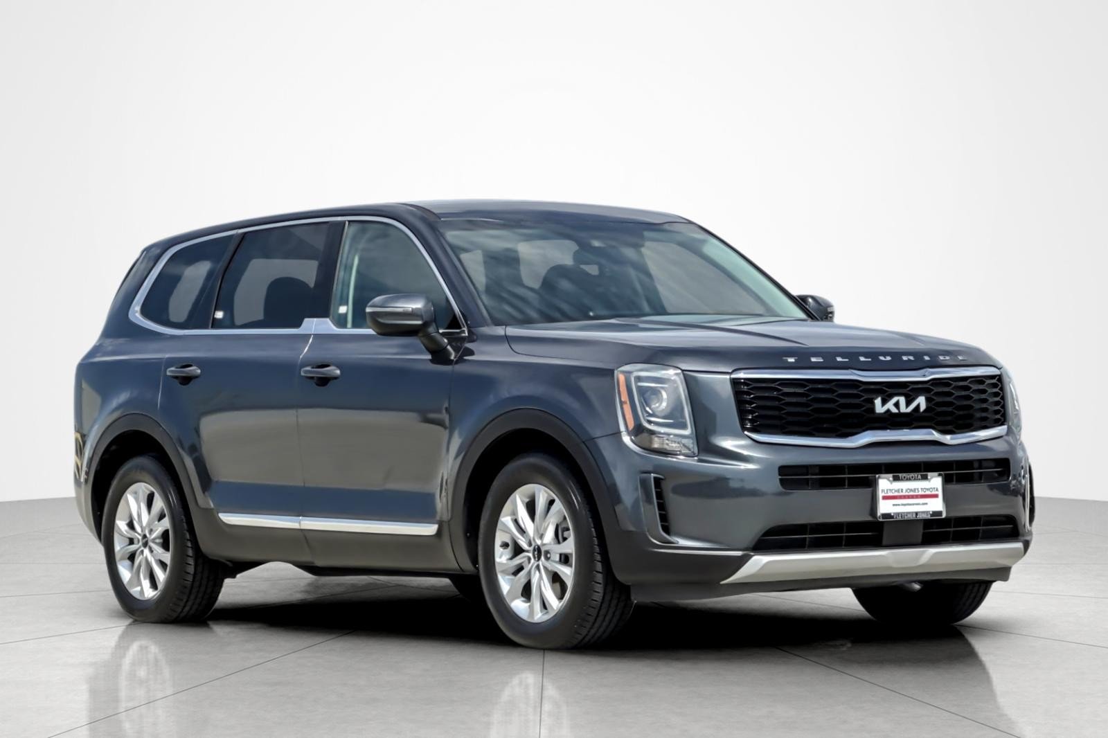 Used 2022 GRAY Kia LX image 7