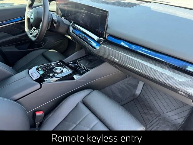 Used 2026 Gray BMW 550e xDrive image 24
