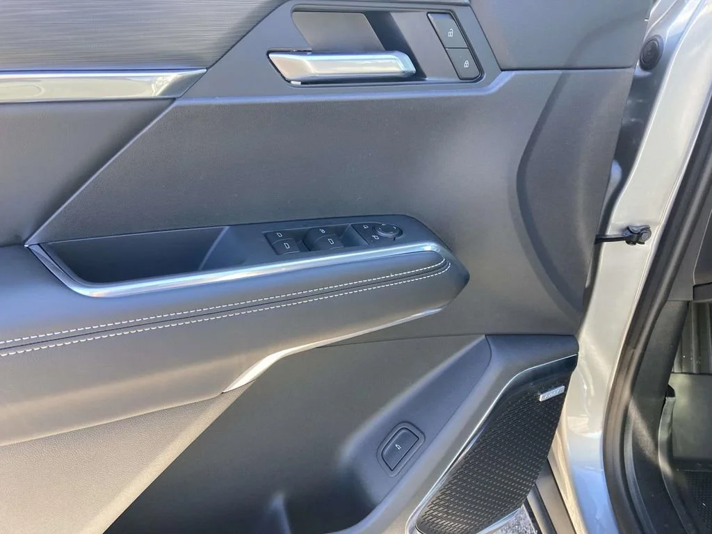 New 2026 Sterling Metallic GMC Elevation image 16