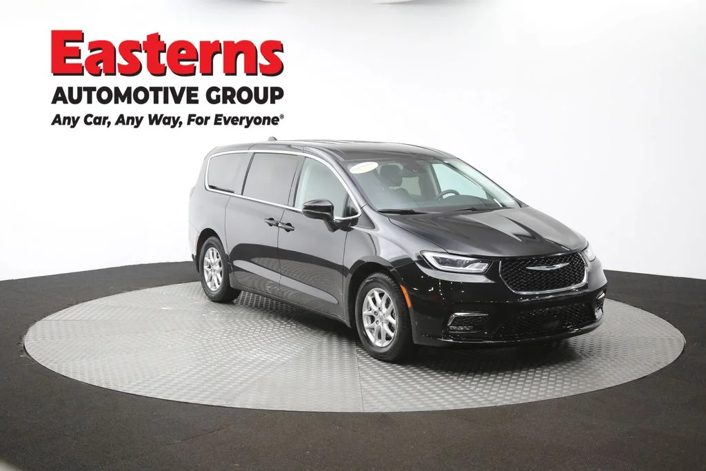 Used 2023 Black Chrysler Touring L image 51