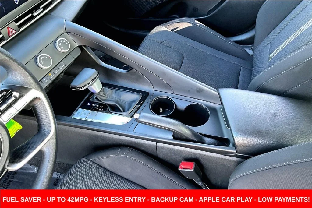 Used 2023 Silver Hyundai SE image 20