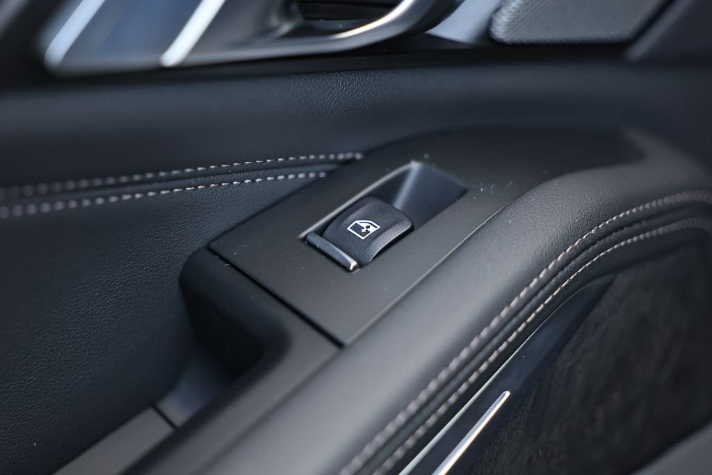 New 2026 Black Sapphire Metallic BMW xDrive50e image 25