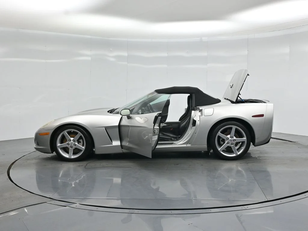 Used 2005 Silver Chevrolet Base image 29