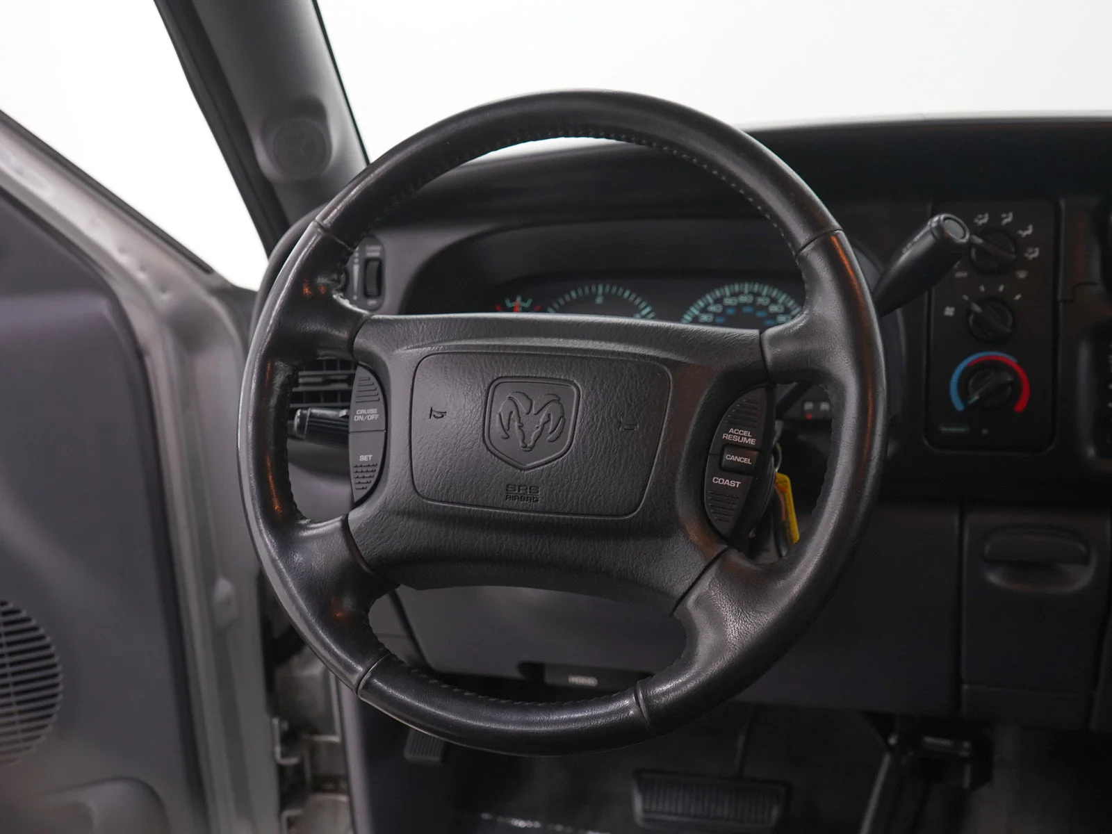 Used 2002  Dodge SLT image 16