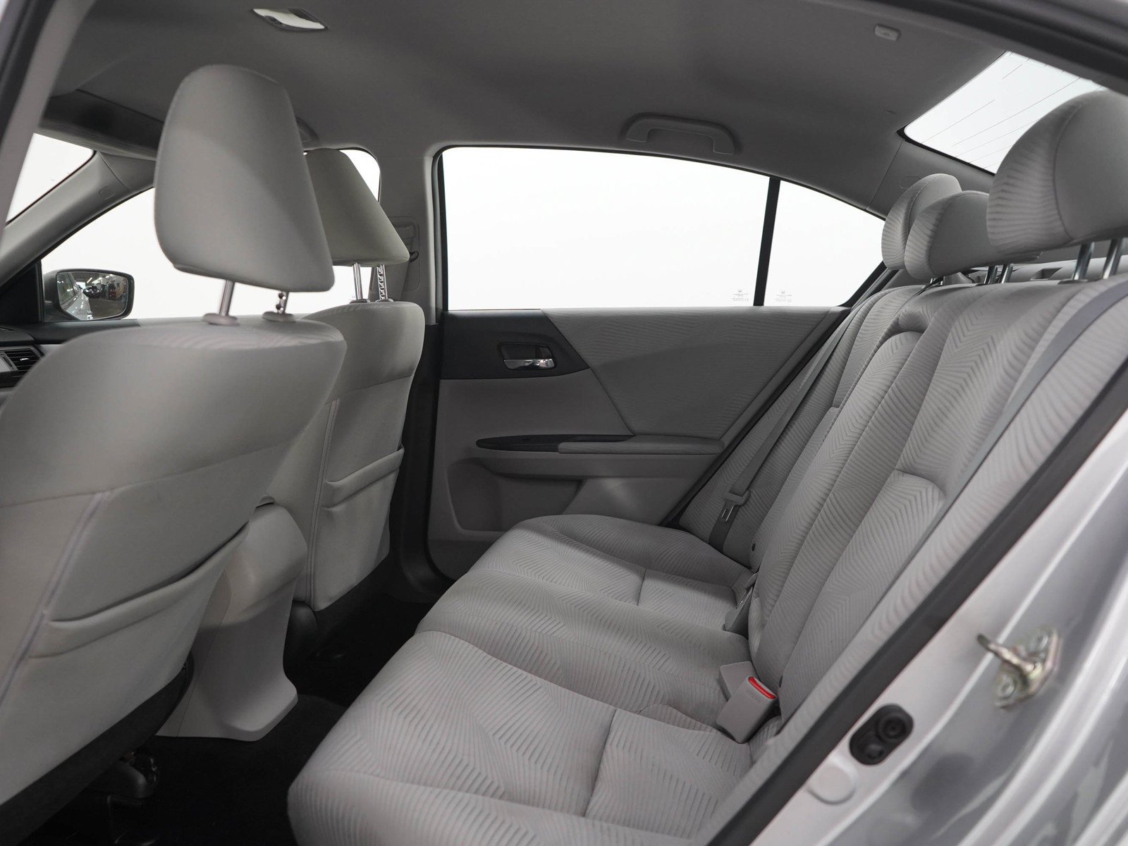 Used 2015 Alabaster Silver Metallic Honda LX image 13
