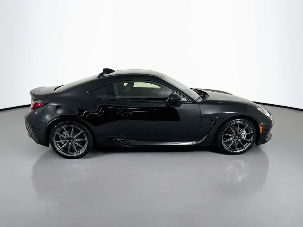 Used 2022 Crystal Black Silica Subaru Limited image 8