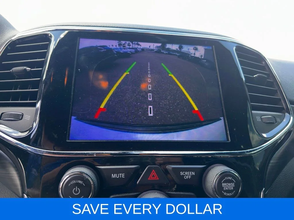 Used 2019 White Jeep Altitude image 12