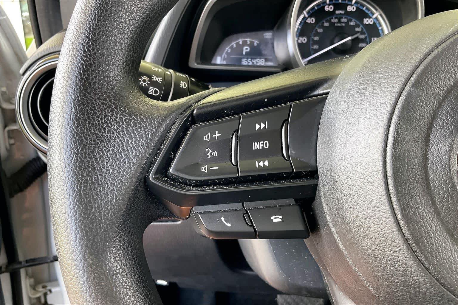 Used 2019 Icicle Toyota LE image 21