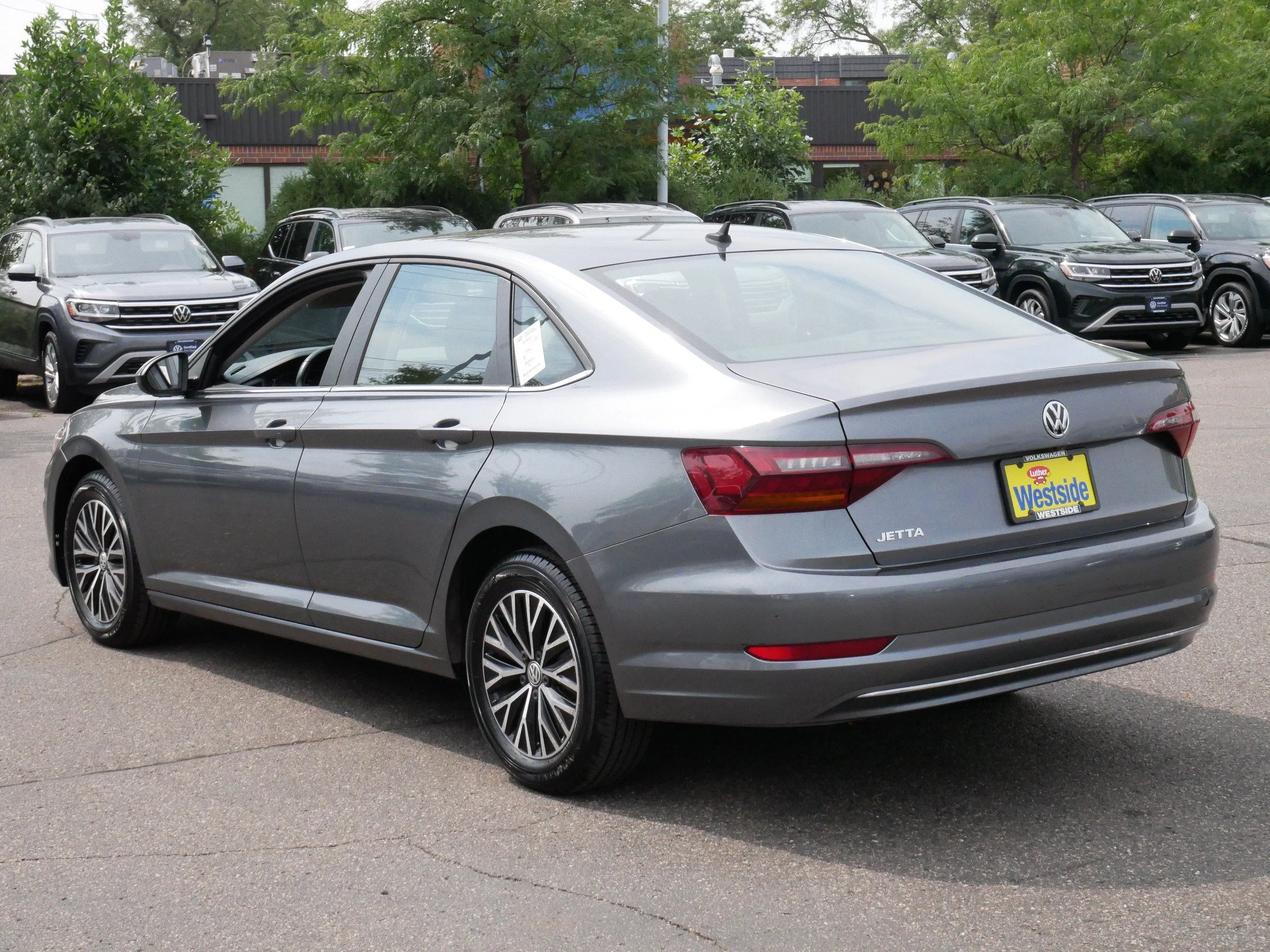 Used 2019 Platinum Gray Metallic Volkswagen SE image 5