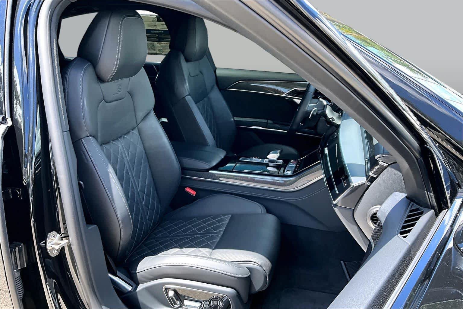 Used 2022 Mythos Black Metallic Audi  image 9