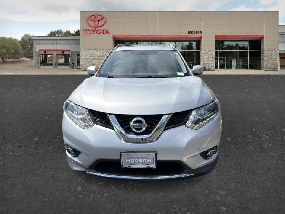 Used 2015 Brilliant Silver Nissan SL image 2